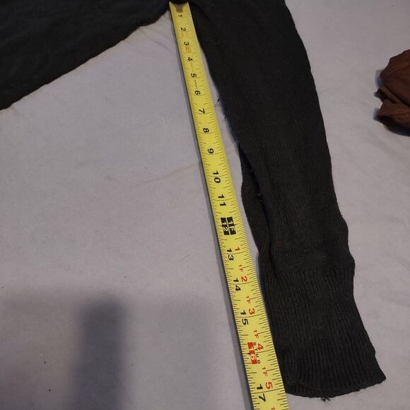 Gap brand Pullover Sweater Size: Med  (0151) - Picture 3 of 5